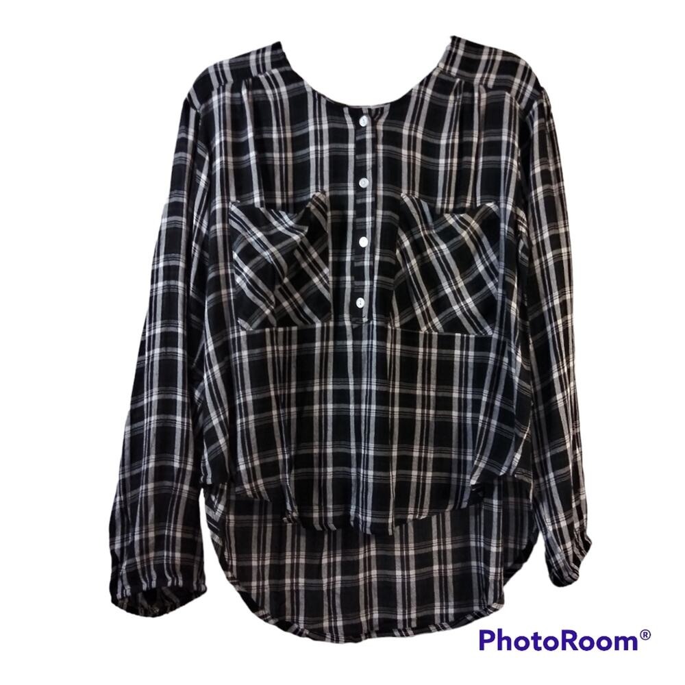 En Creme Black and white Plaid Blouse Size M
